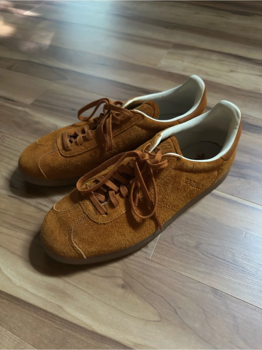 Like New Adidas Gazelle Men's 'Craft Ochre' BD7490 Suede Sneakers Cognac Suede